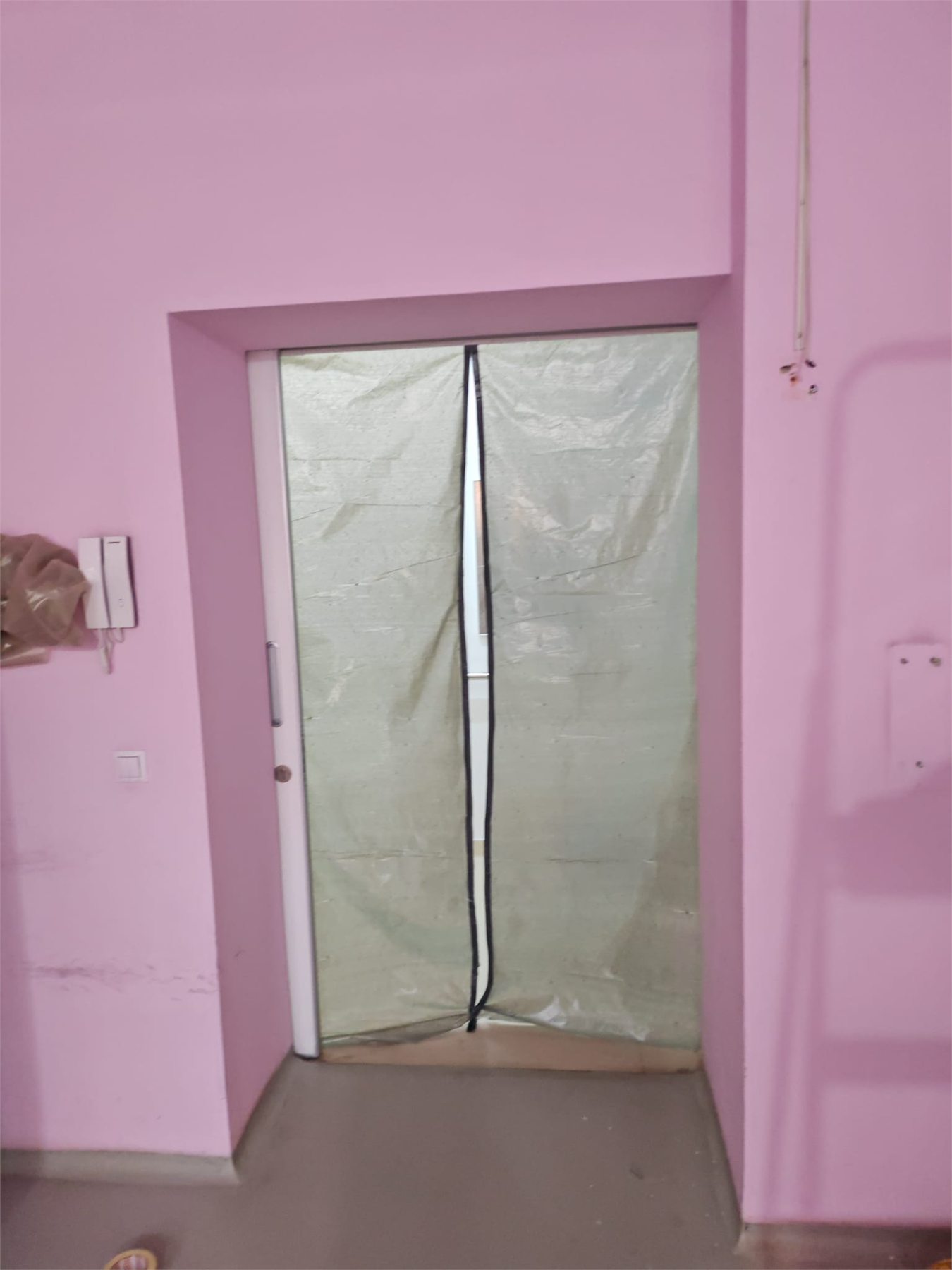 Acces izolat temporar intr-o zona medicala aflata in lucru